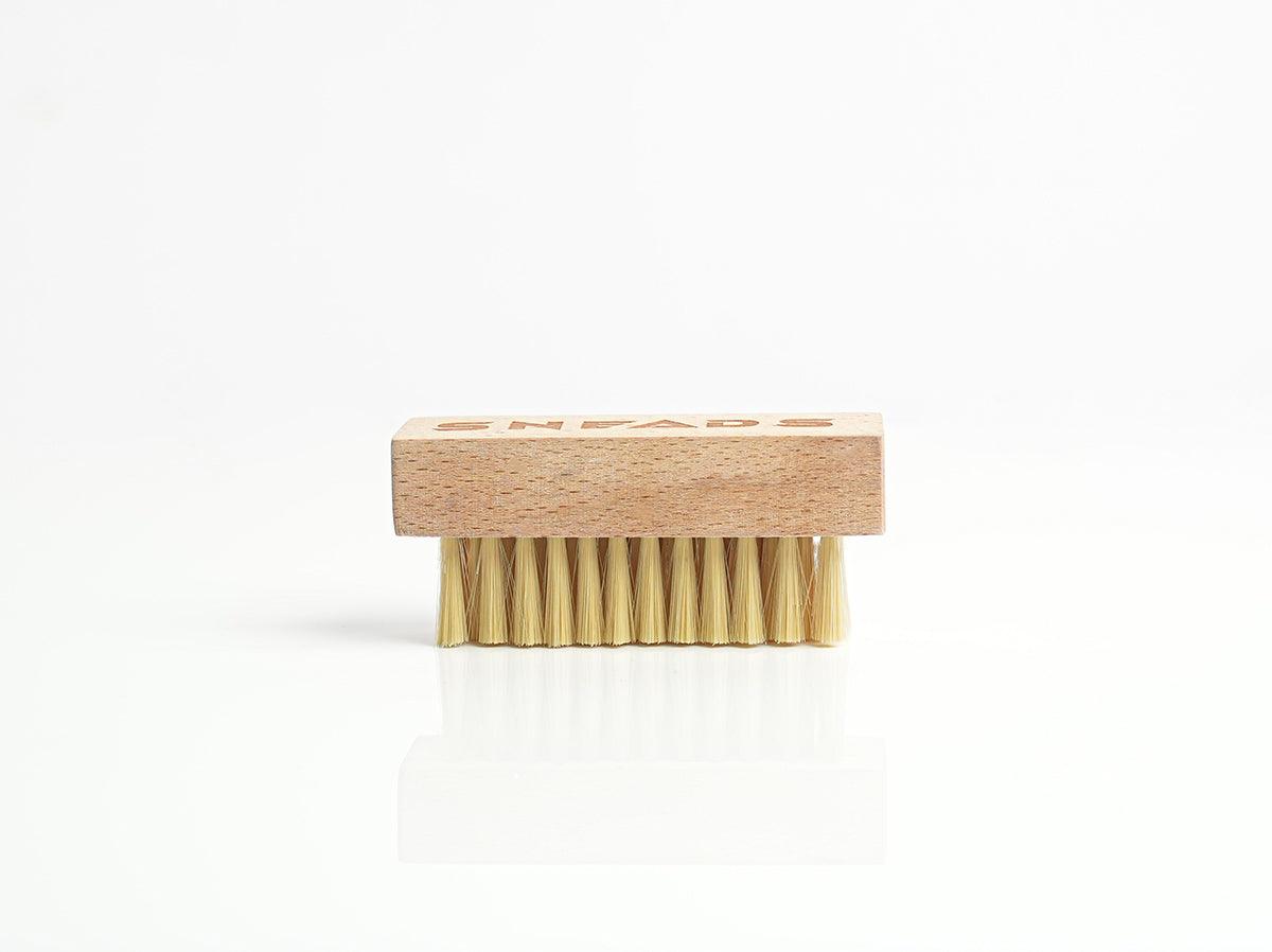 Magic Brush (Medium Bristles) - Sneads